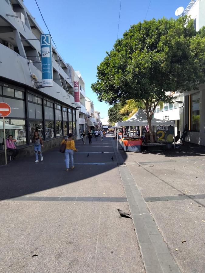 Superbe T3 En Plein Coeur Du Centre Ville Saint-Denis Esterno foto